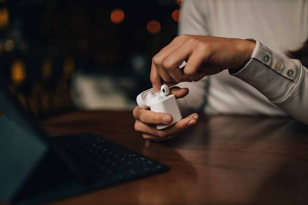 Comment les sculptures hellénistiques diffèrent-elles des périodes antérieures ?